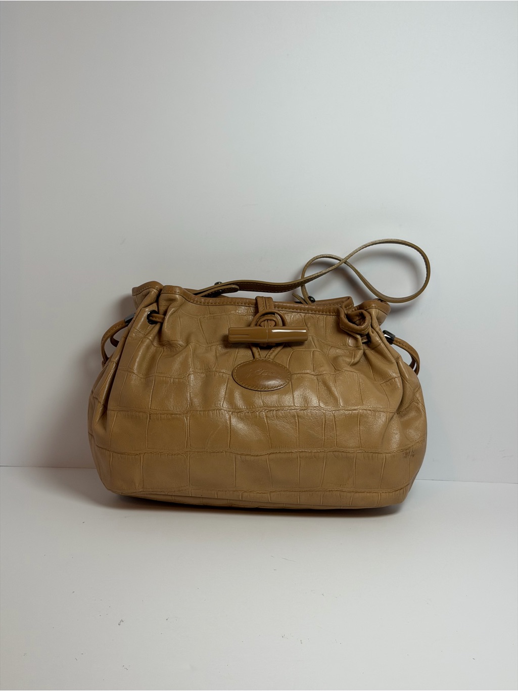 Longchamp Roseau Toggle Closure Beige Croc Embossed Leather Bucket Shoulder Bag